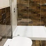 卡里斯蒂旅馆 *