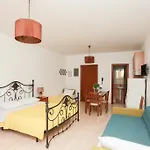 卡里斯蒂旅馆 公寓 *