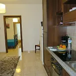 卡里斯蒂旅馆 公寓 *