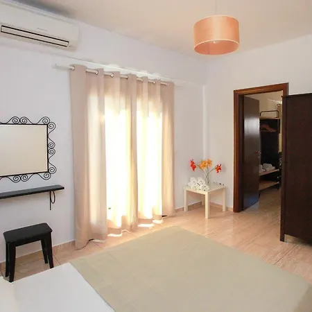 Apartment Kallisti *