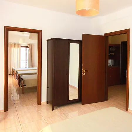 Kallisti Apartment *